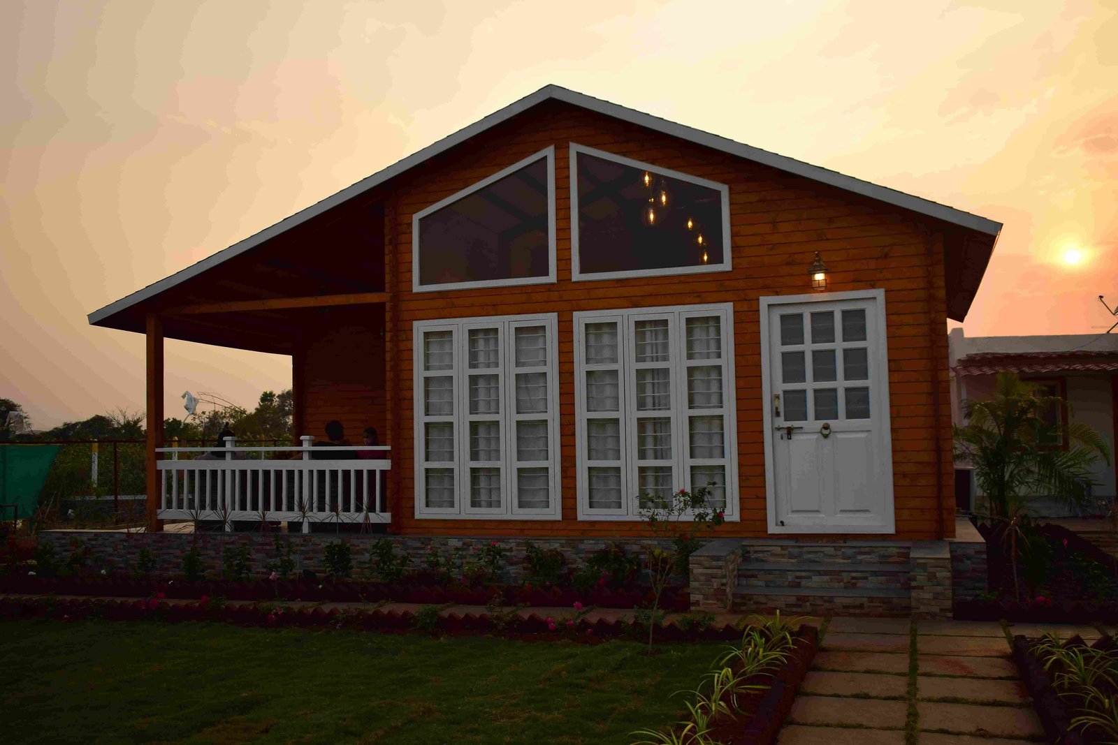 Luxury prefab house
